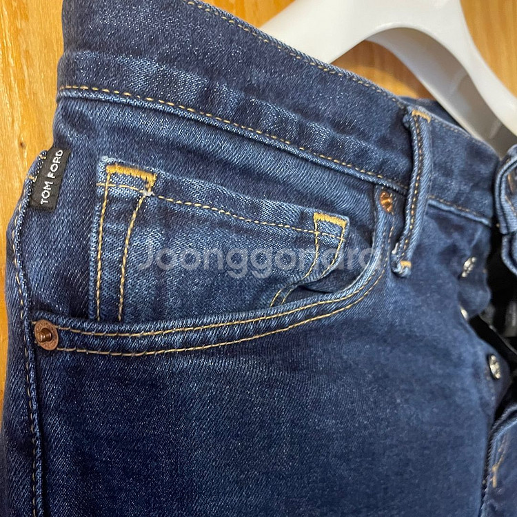 톰포드 로고 청바지 판매 합니다--4