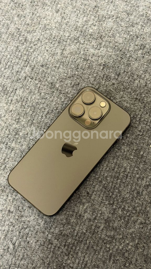 아이폰 15프로 128GB 블랙 티타늄--1