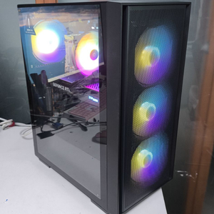 9600x 32g메모리 RTX5070 게임용 컴퓨터