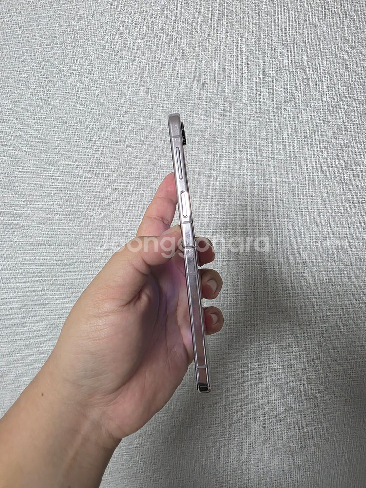 갤럭시 Z플립5 라벤더 256기가 A급 팝니다--2