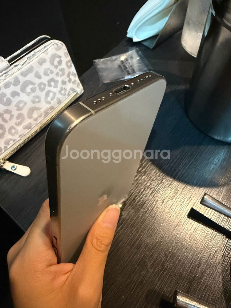 아이폰 15 pro 128기가 내츄럴(실버) 색상 판매--4