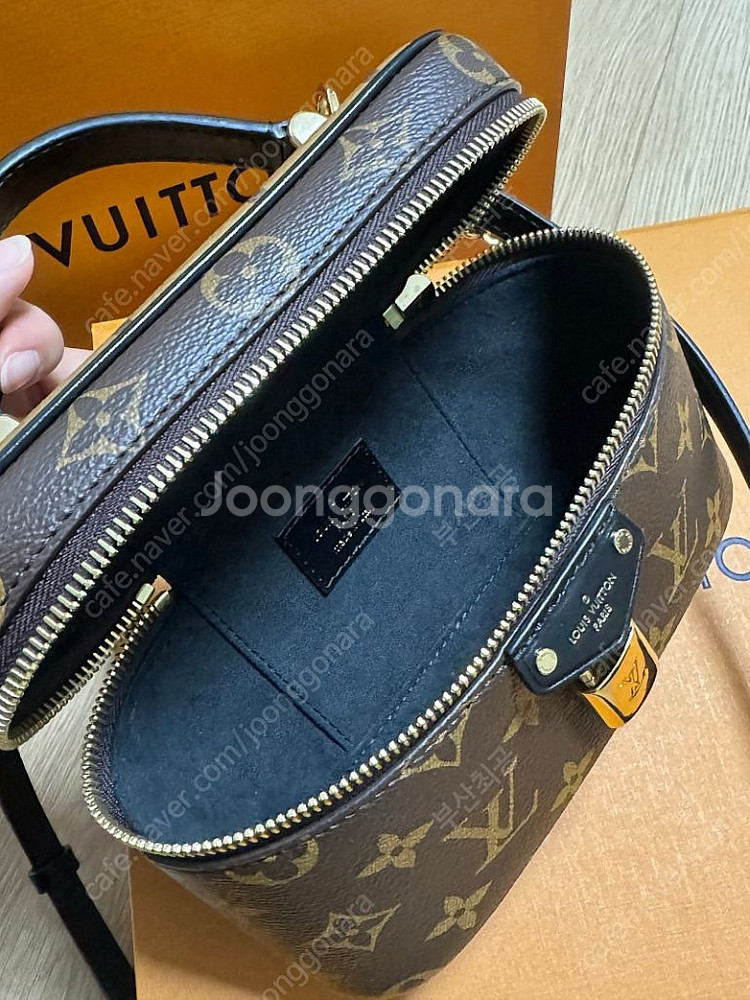 신상 루이비통 베니티 체인 파우치/풀박ㅇ 영수증ㅇ--5