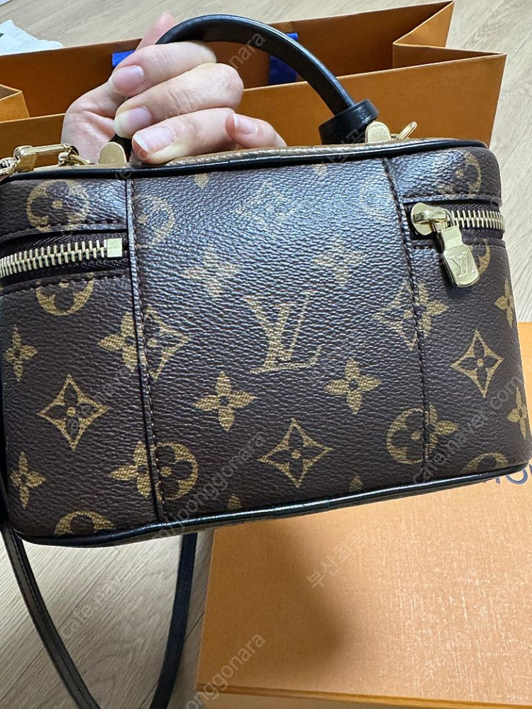 신상 루이비통 베니티 체인 파우치/풀박ㅇ 영수증ㅇ--3