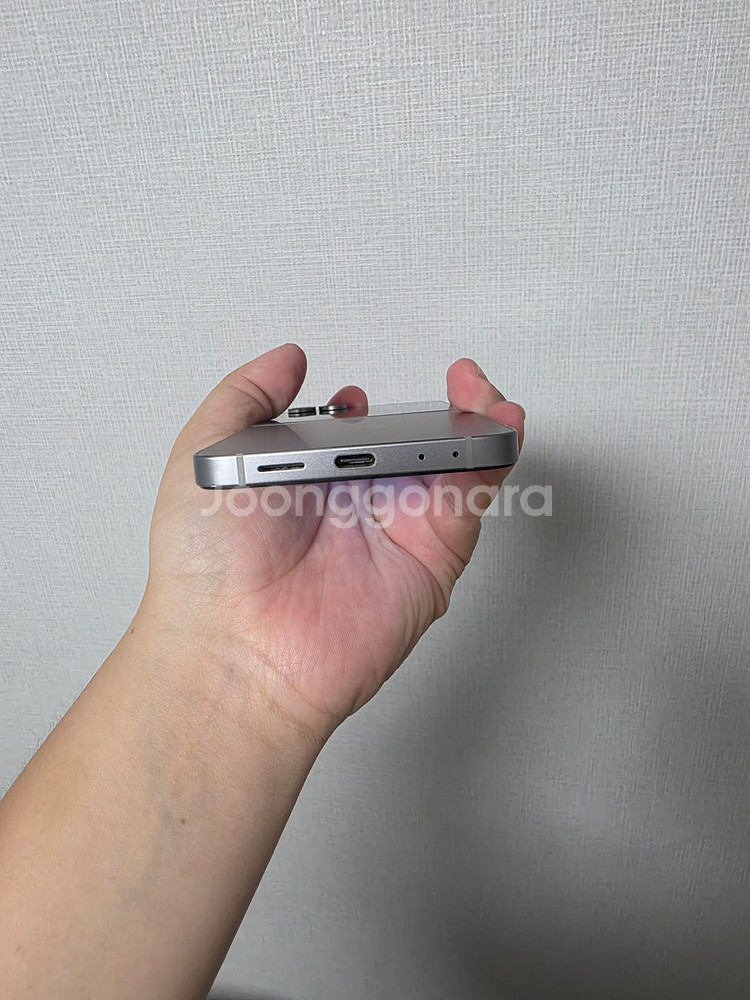 갤럭시 Z플립6 실버쉐도우 256기가 SS급 팝니다--5