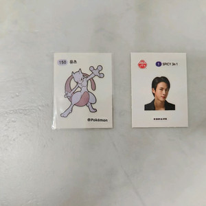 포켓몬 뮤츠 포함 띠부씰들과 짱구 우편 포함 띠부씰