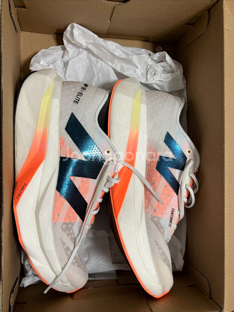 뉴발란스 레벨 V4--0