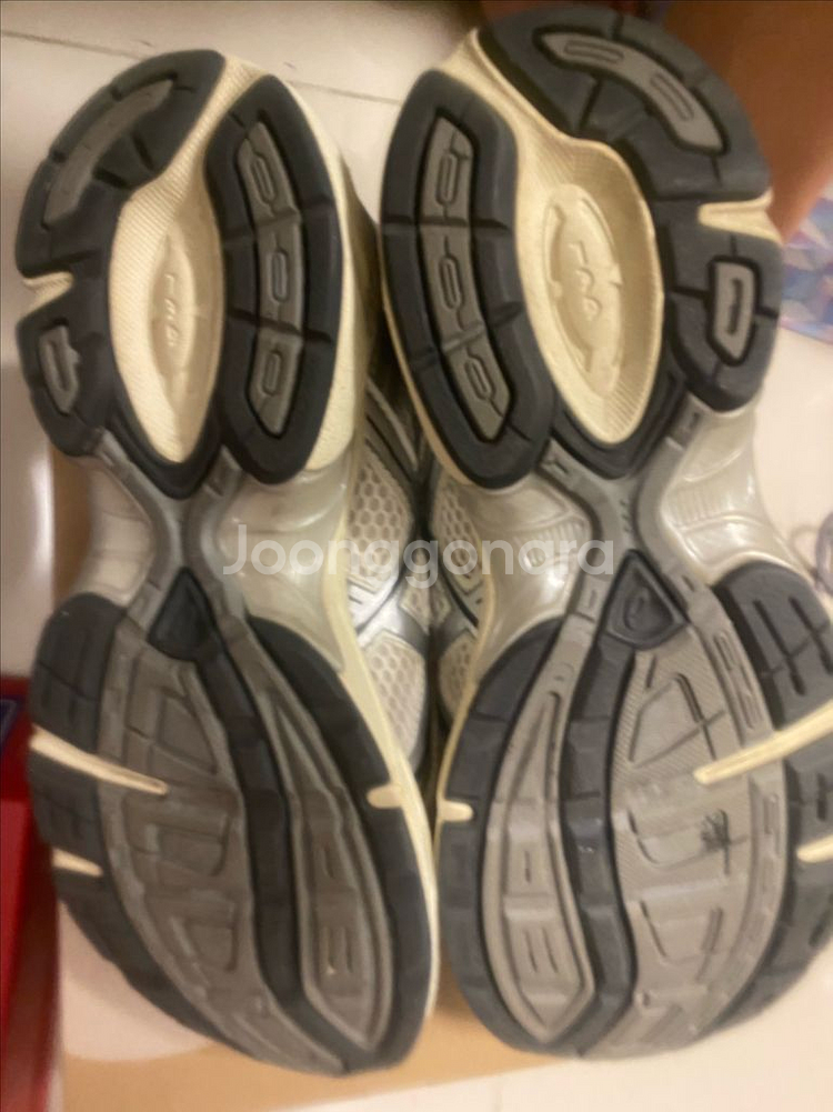 아식스 젤1130 베이지 230사이즈 런닝화--1