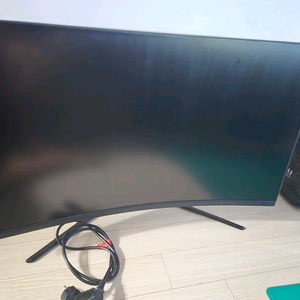 한성 32인치 144hz 커브드 게이밍 모니터 팔아요