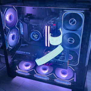 라이젠7 9800X3D RTX5080 컴퓨터 팝니다