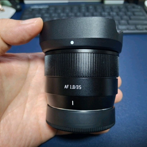 티티아티산 AF 35mm f1.8 e마운트
