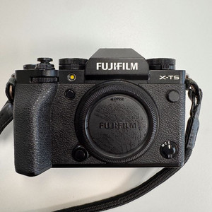 후지필름 X-T5 미러리스 카메라