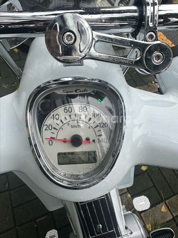 23년식 슈퍼커브 화이트--2