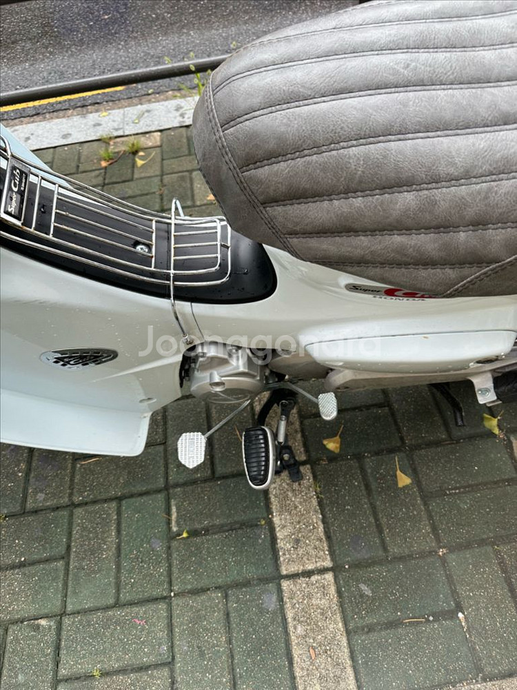 23년식 슈퍼커브 화이트--4