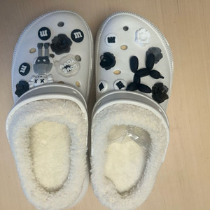 새상품 털크록스 지비츠포함 230 정품아님