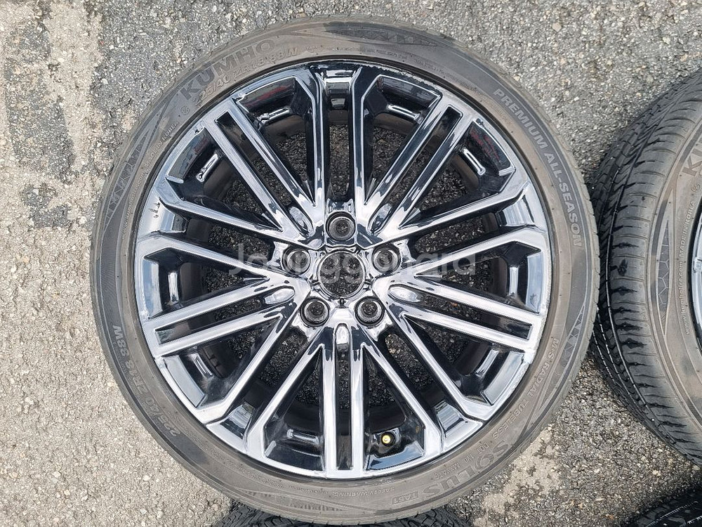 K3 GT 18인치 2254018 중고 휠타이어 팝니다--1