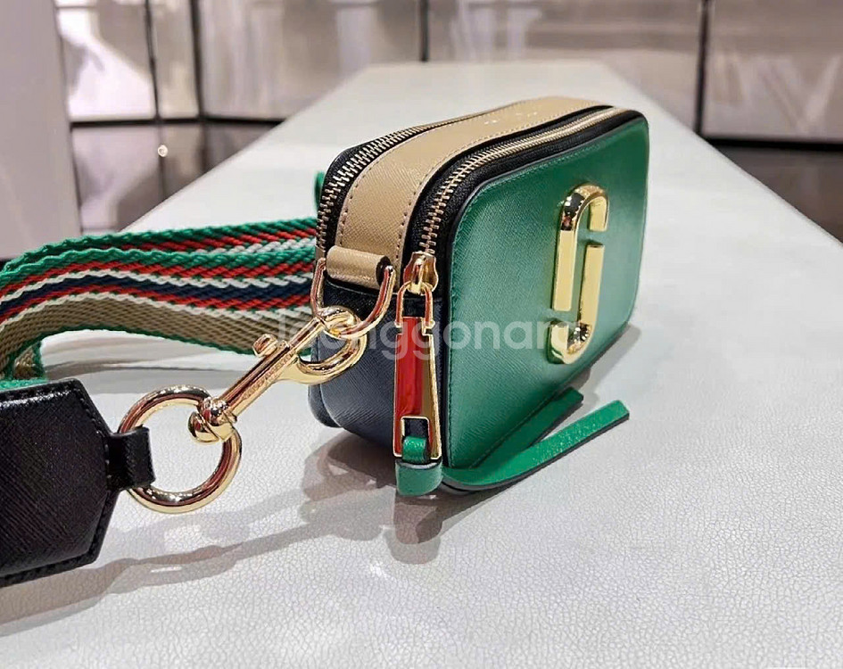 마크제이콥스 유틸리티 스냅샷 그린[새상품]--3