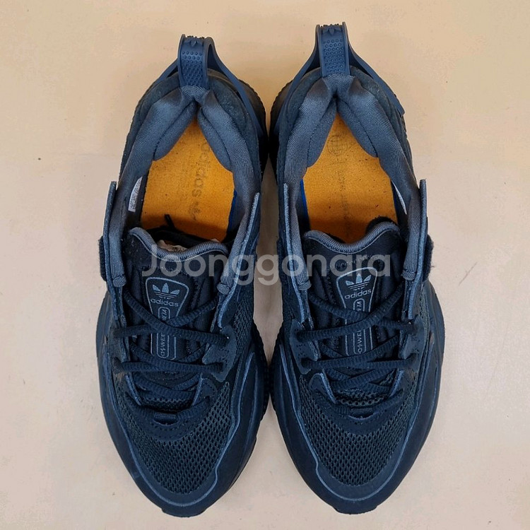 아디다스 오즈위고 메타 여성운동화240--1