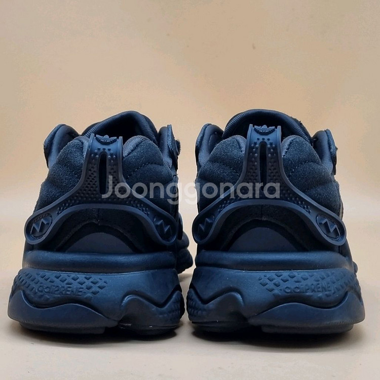 아디다스 오즈위고 메타 여성운동화240--3