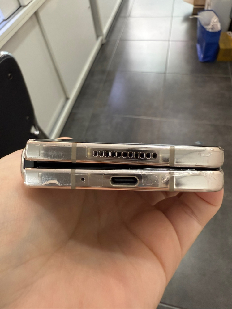 올갈이)갤럭시Z폴드4 256GB 크림 105438 이미지