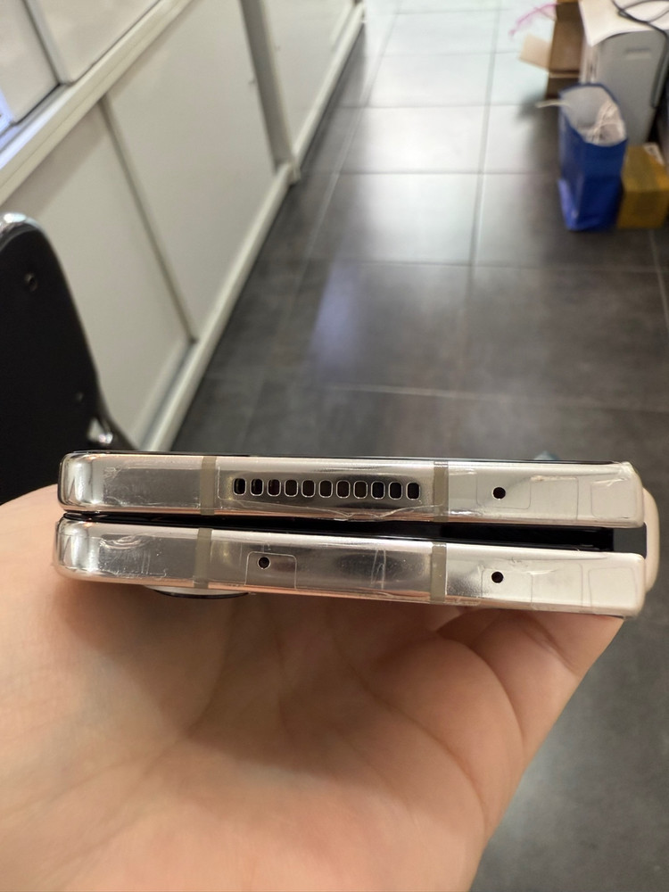 올갈이)갤럭시Z폴드4 256GB 크림 105438 이미지