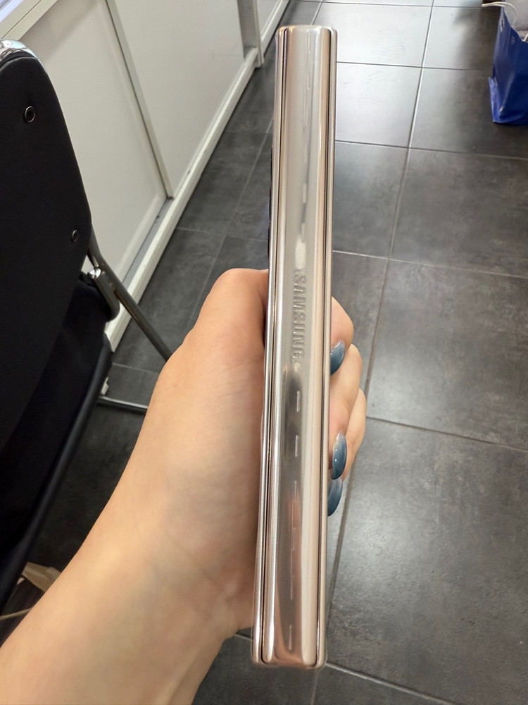 올갈이)갤럭시Z폴드4 256GB 크림 105438 이미지