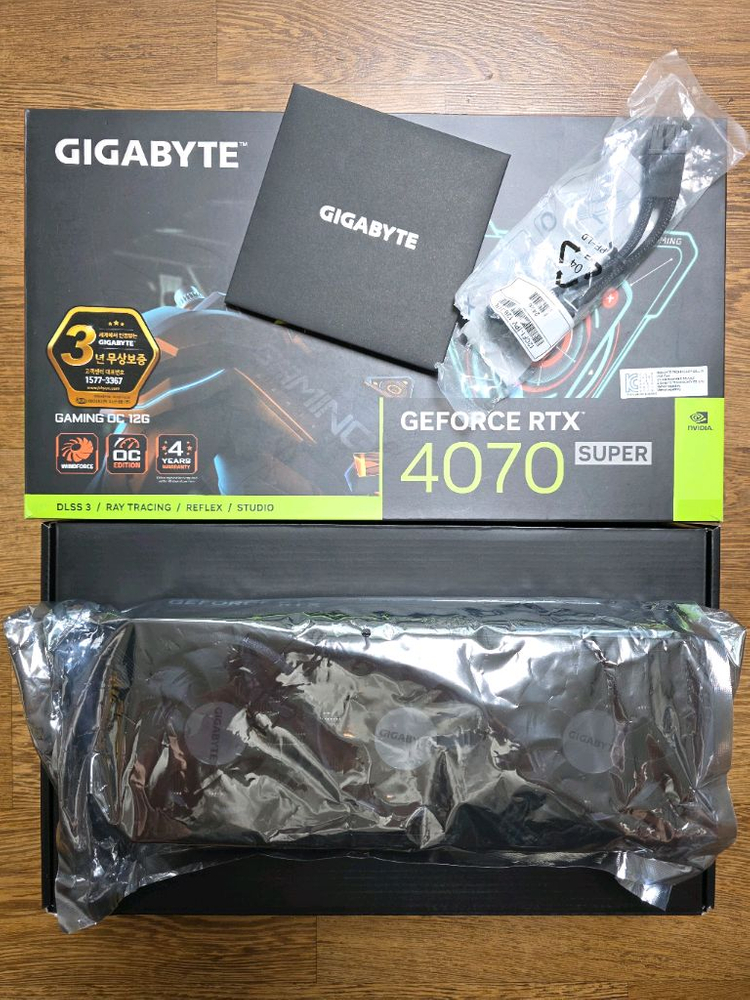 기가바이트 4070 SUPER GAMING OC 팔아요--1