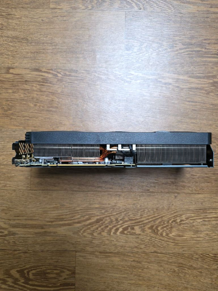 기가바이트 4070 SUPER GAMING OC 팔아요--5