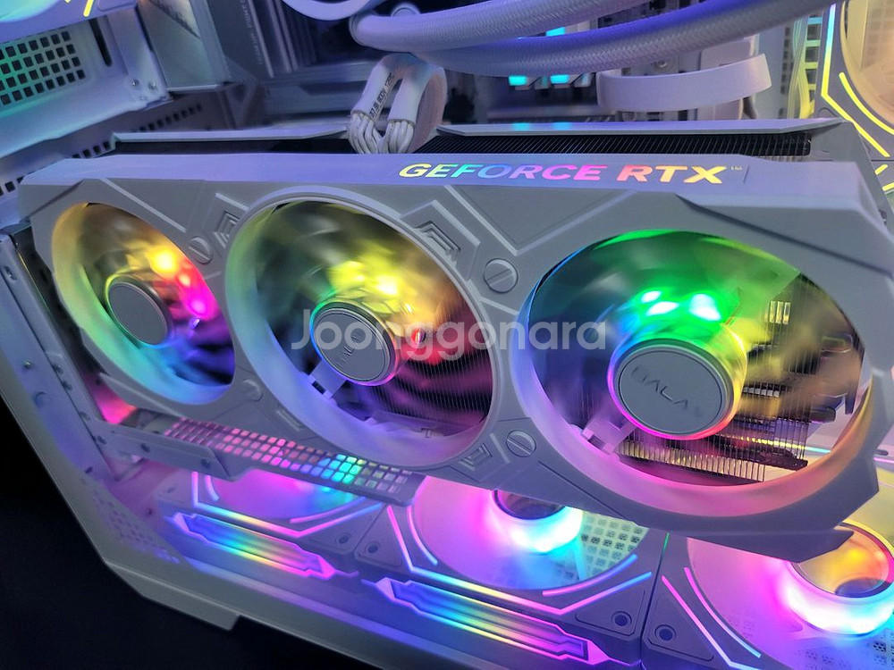 rtx 4070ti super 갤럭시 화이트--1