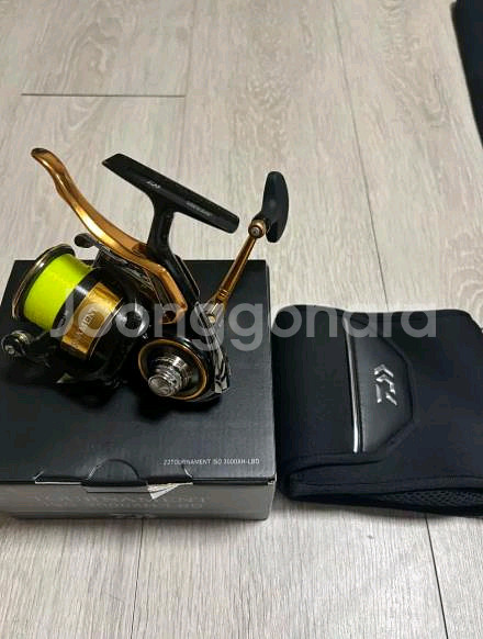 22토너먼트 이소 3000xh-lbd 낚시릴--0