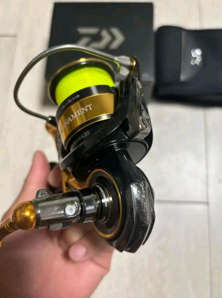 22토너먼트 이소 3000xh-lbd 낚시릴 이미지