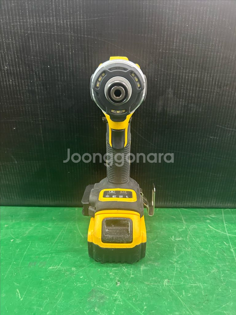 디월트 충전임팩 드라이버 DCF860배터리포함--1