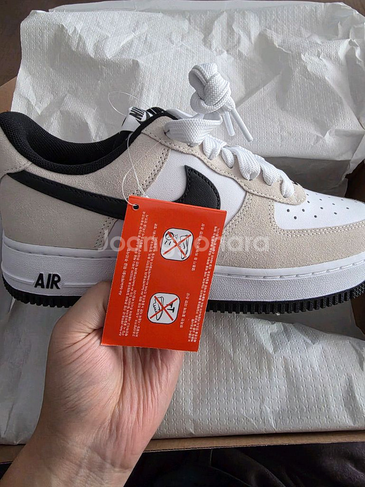 나이키 에어 포스 1 07 LV8 240mm 판매합니다--0