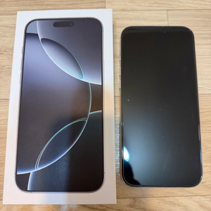 아이폰 16 프로맥스 화이트 티타늄 256 GB 팝니다