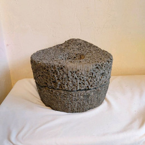 제주 현무암 맷돌 (30 X 20) 일제강점기