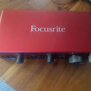 Focusrite 2i2 2세대