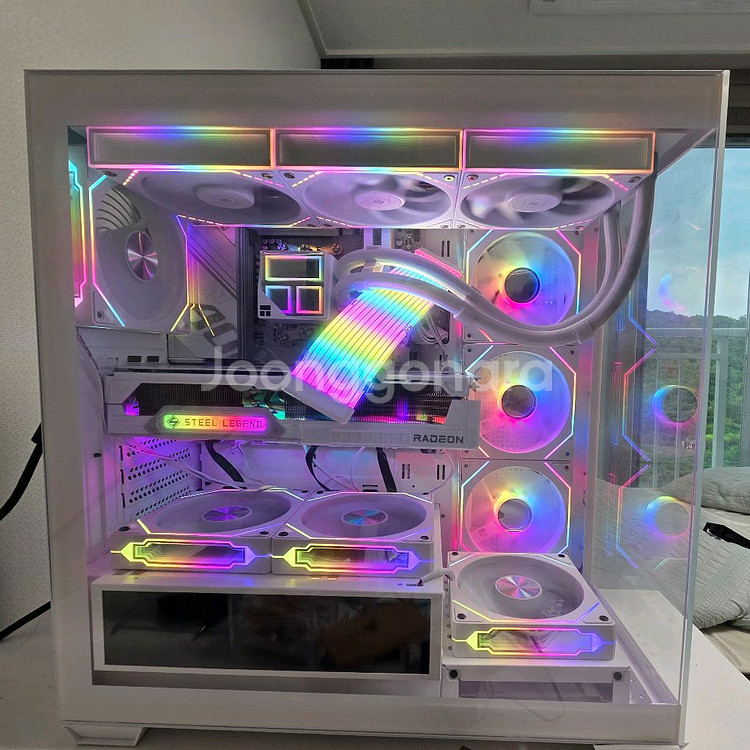게이밍화이트본체 9700x 9070xt--0