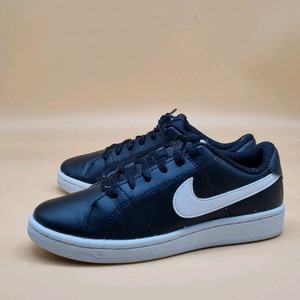 나이키 코트 로얄 여성스니커즈 235_