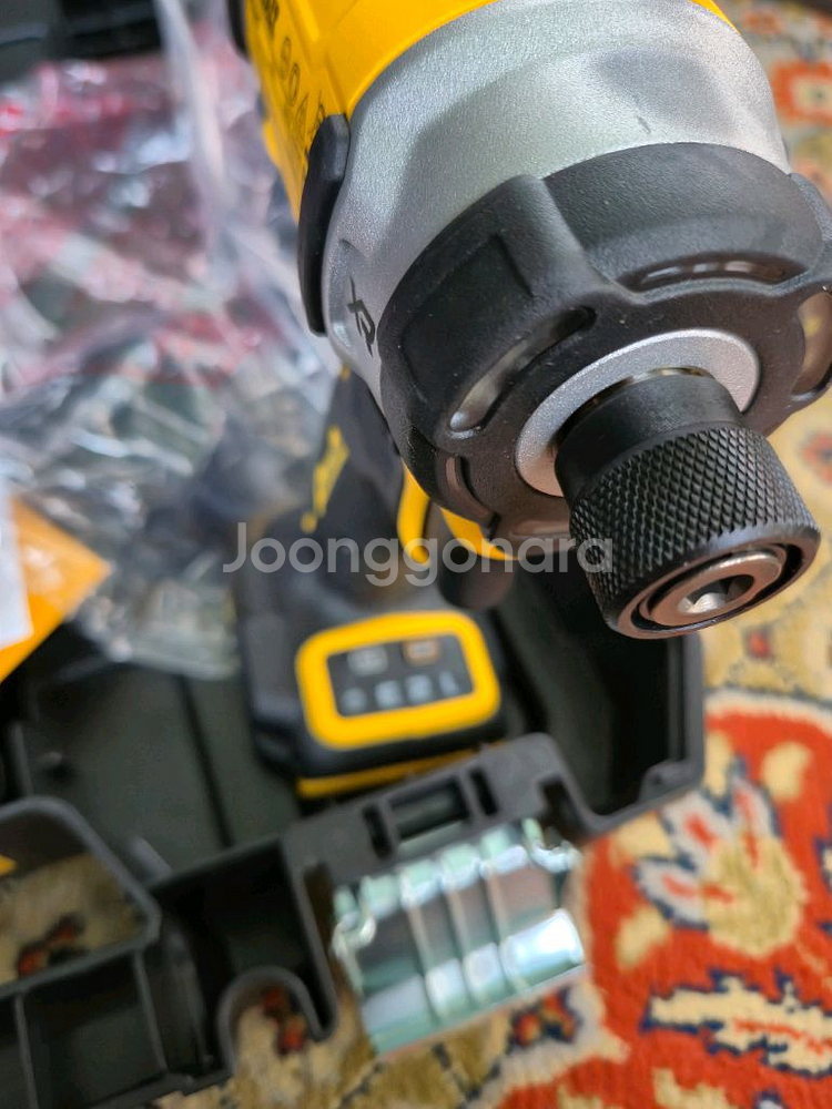 디월트 dcf860 임팩드라이버입니다--4