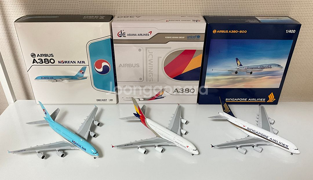 (급처)(가격인하) 1:400 다이캐스트 모형비행기--0