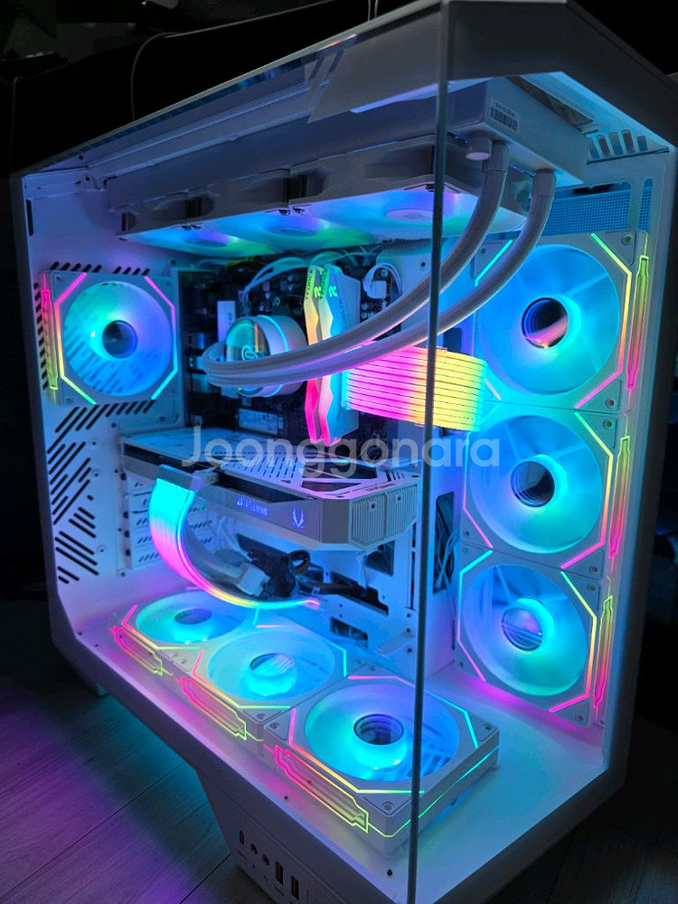 라이젠7 7800X3D RTX5070 본체 팝니다--0
