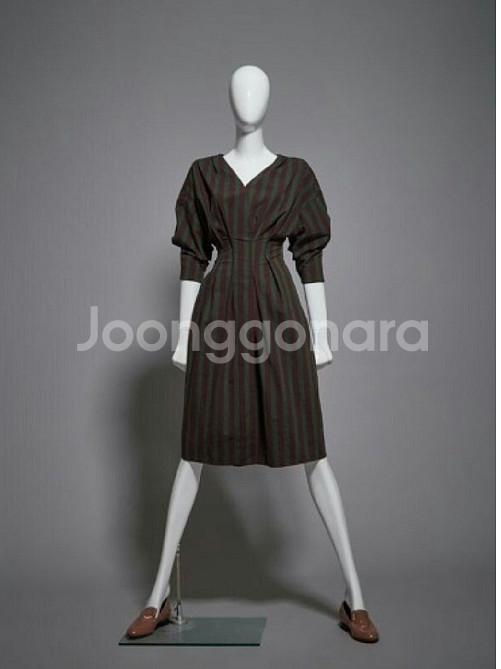 랑방컬렉션 볼륨 슬리브 원피스 55 사이즈 정품--1