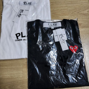 새제품 꼼데가르송 반팔 PLAY 티셔츠