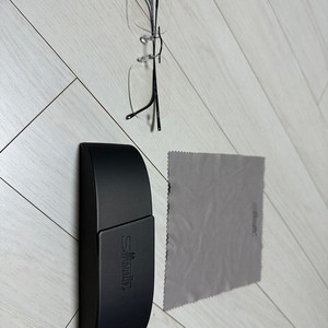 실루엣 이재용 안경 7719 51 6059 팝니다.