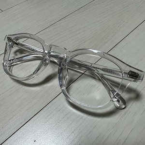 아세테이트 아넬 투명 안경 팝니다.