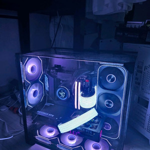 9800X3D RTX5080 리안리본체 급매