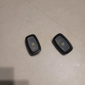 벤츠 cls 300d 20년식 도어 하부 간접등 정품