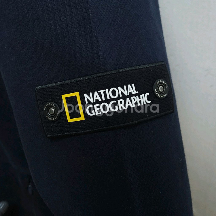 내셔널지오그래픽 맨투맨--4