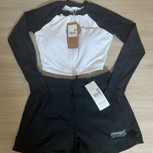 (새상품) 디스커버리 래시가드 세트