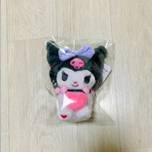 쿠로미 하트 인형 키링