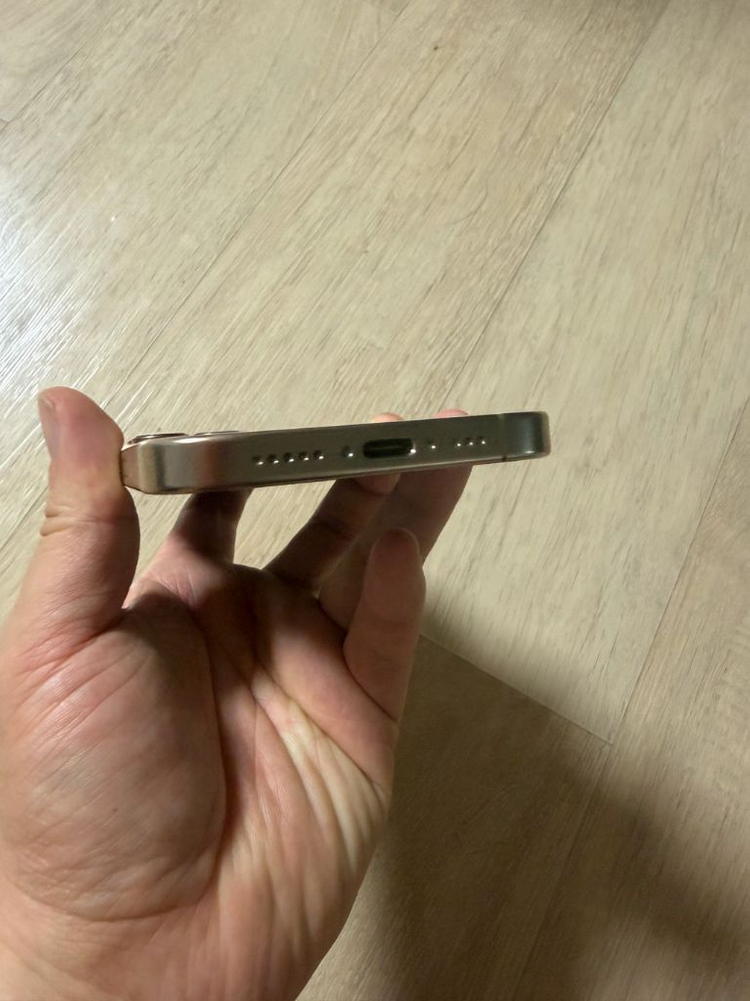 아이폰 16 프로 128 기가 저장소 데저트 티타늄--5